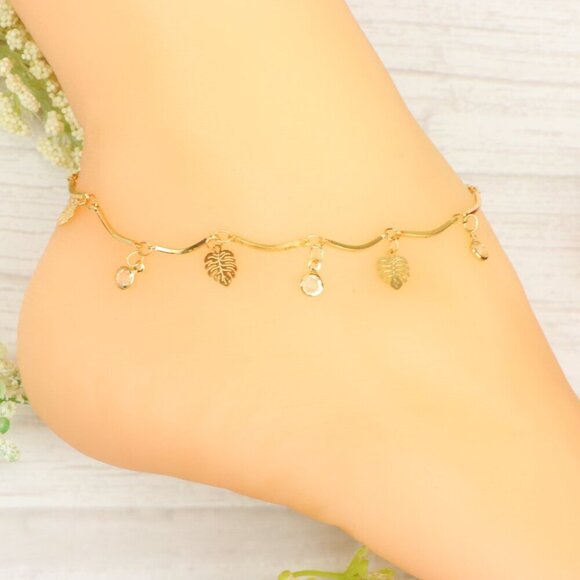 "Handmade Anklet – Elegant & Delicate Jewelry for Women | UNVRC1007 - Picture 2 of 10